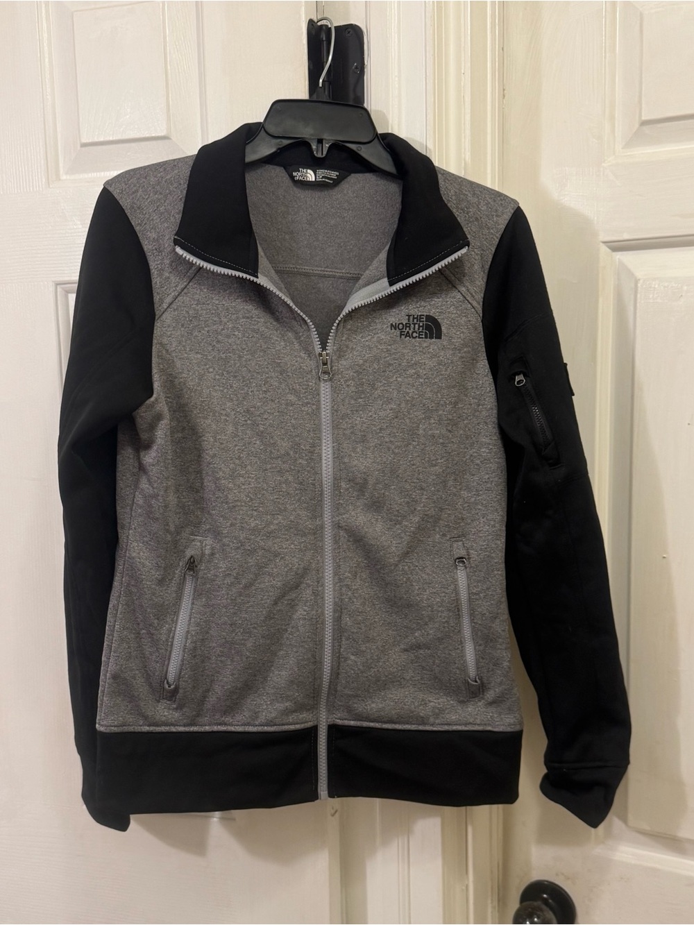 New Never Wore The North Face Women's Full Zip jacket Size Small